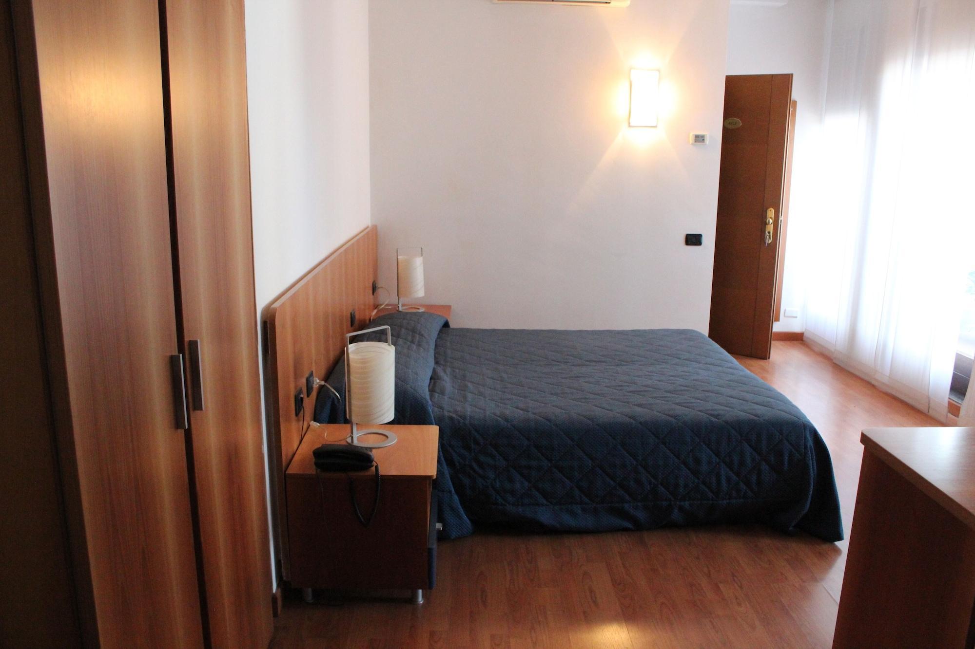 Hotel Selide Desio Eksteriør billede