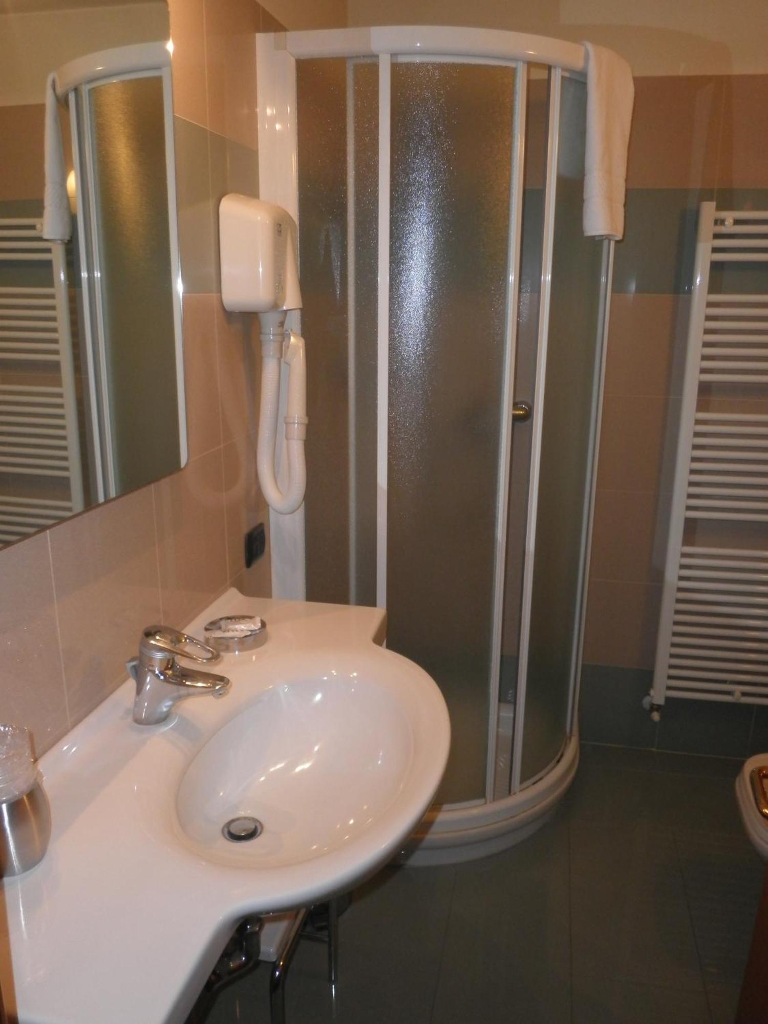 Hotel Selide Desio Eksteriør billede